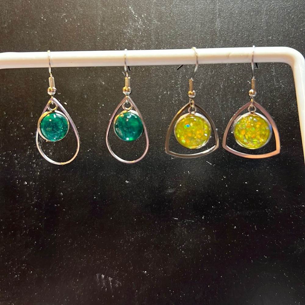 24012 Green and Yellow Resin Earrings